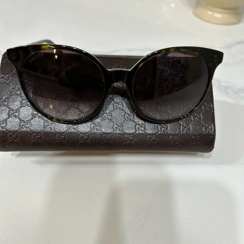 Gucci Black Cat-Eye Sunglasses